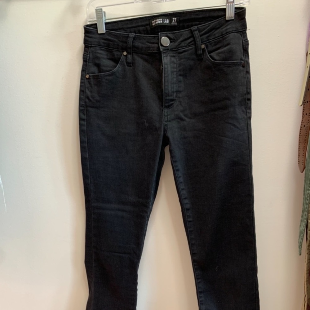 ankle cropped black skinny jean